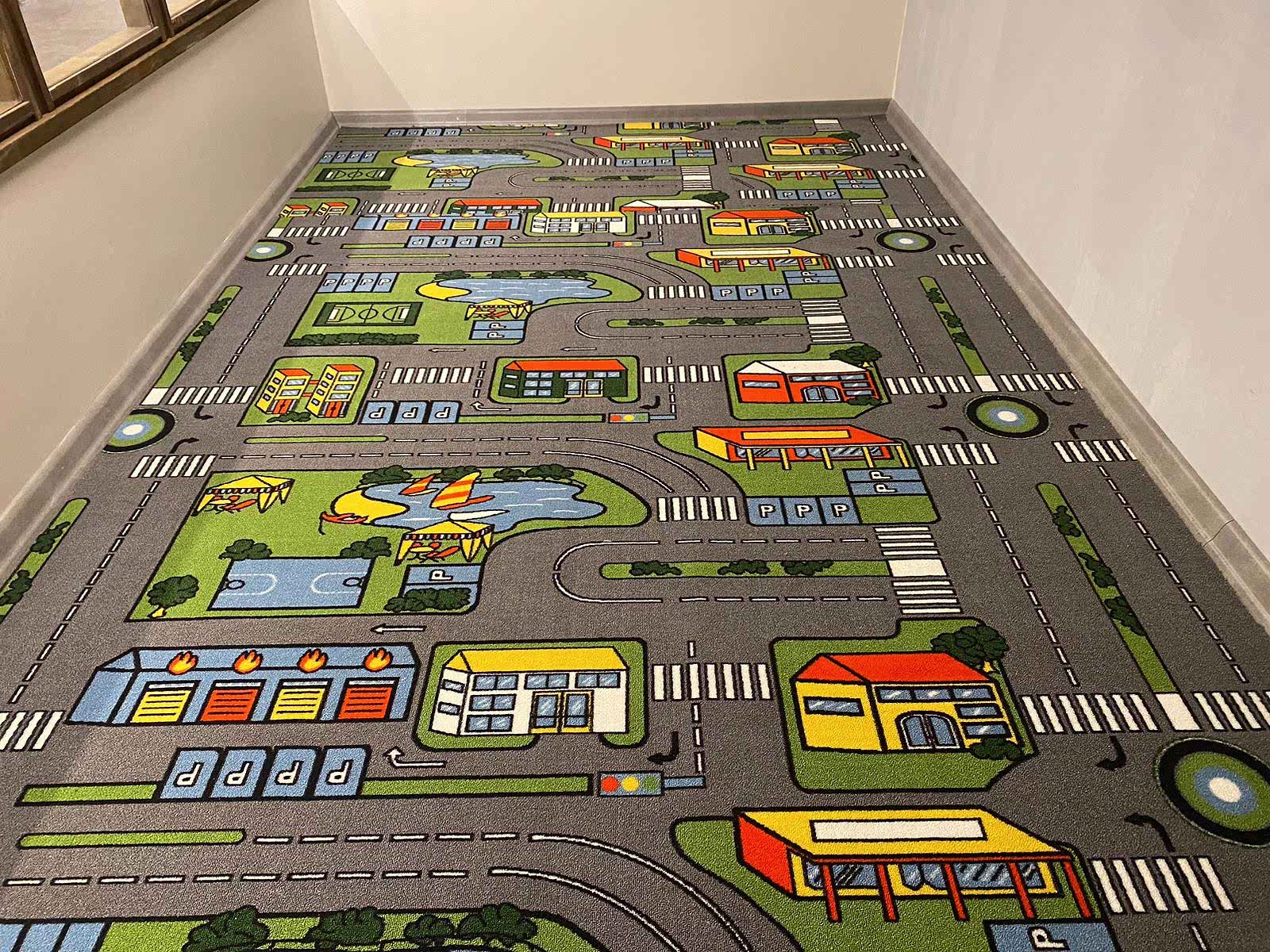 Samur Bukle Çocuk Halısı 1006 Şehir desenli trafik modelli döşemelik halı duvardan duvara halı bukle halı samur bukle çocuk halısı çocuk oyun alanı halı