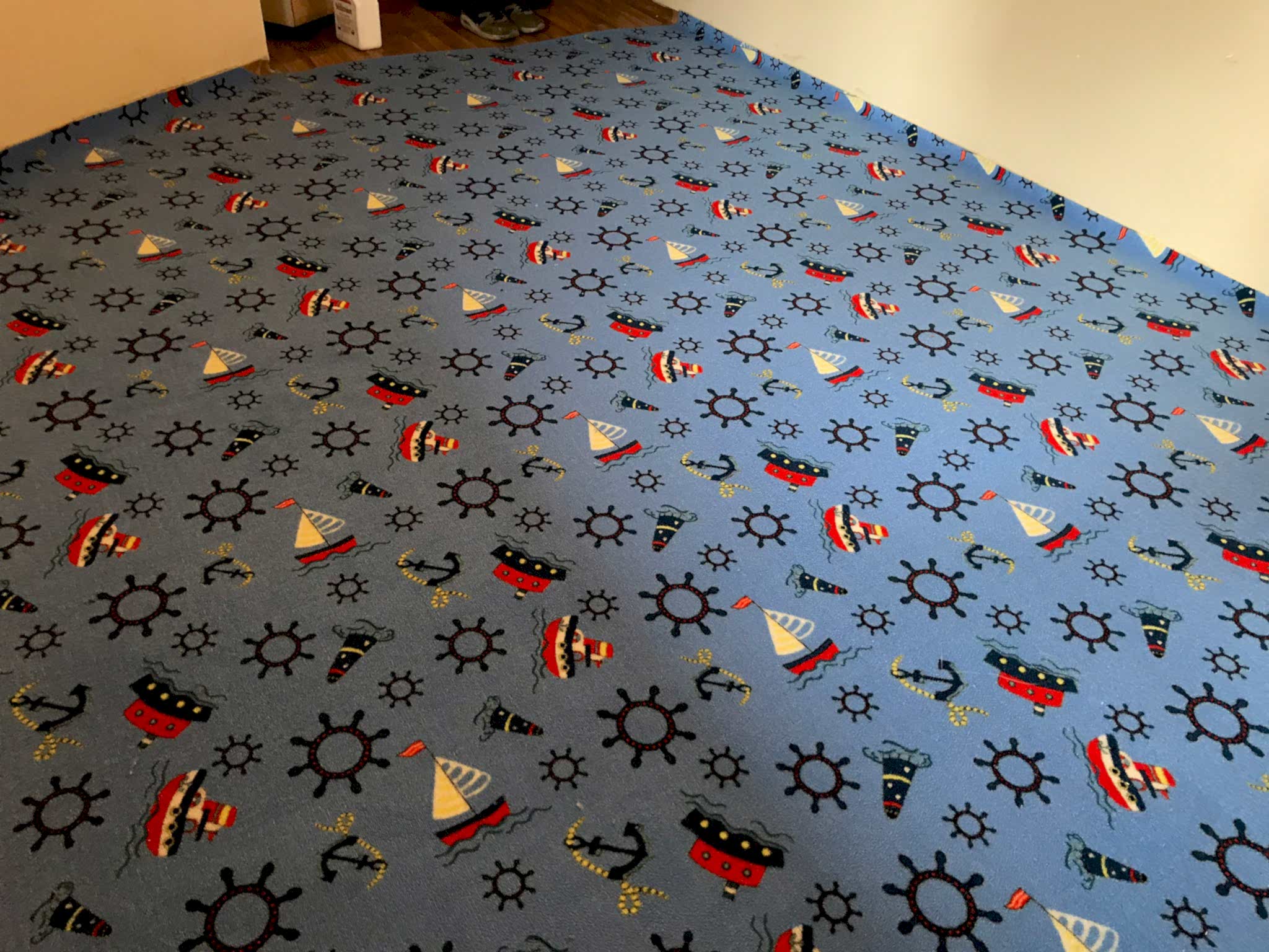 Dinarsu mavi Kids Clup bukle çocuk odası halı kaplama bakılı çocuk halıfleks döşeme halıflex.com.tr