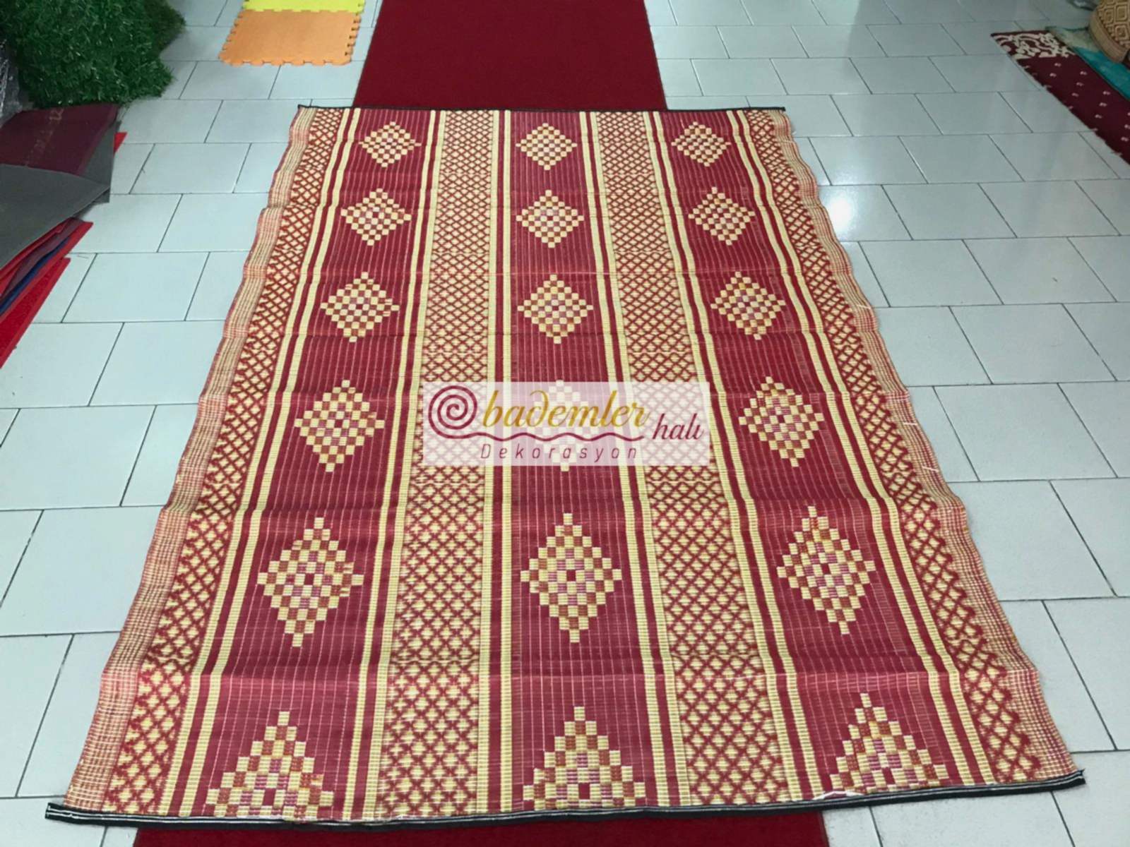 Kırmızı Plastik Piknik Hasırı Plastik hasır ucuz hasır kilim piknik hasırı kırmızı renk toptan piknik hasırı bademler ucuz hasır istoç piknik hasırı fiyatı