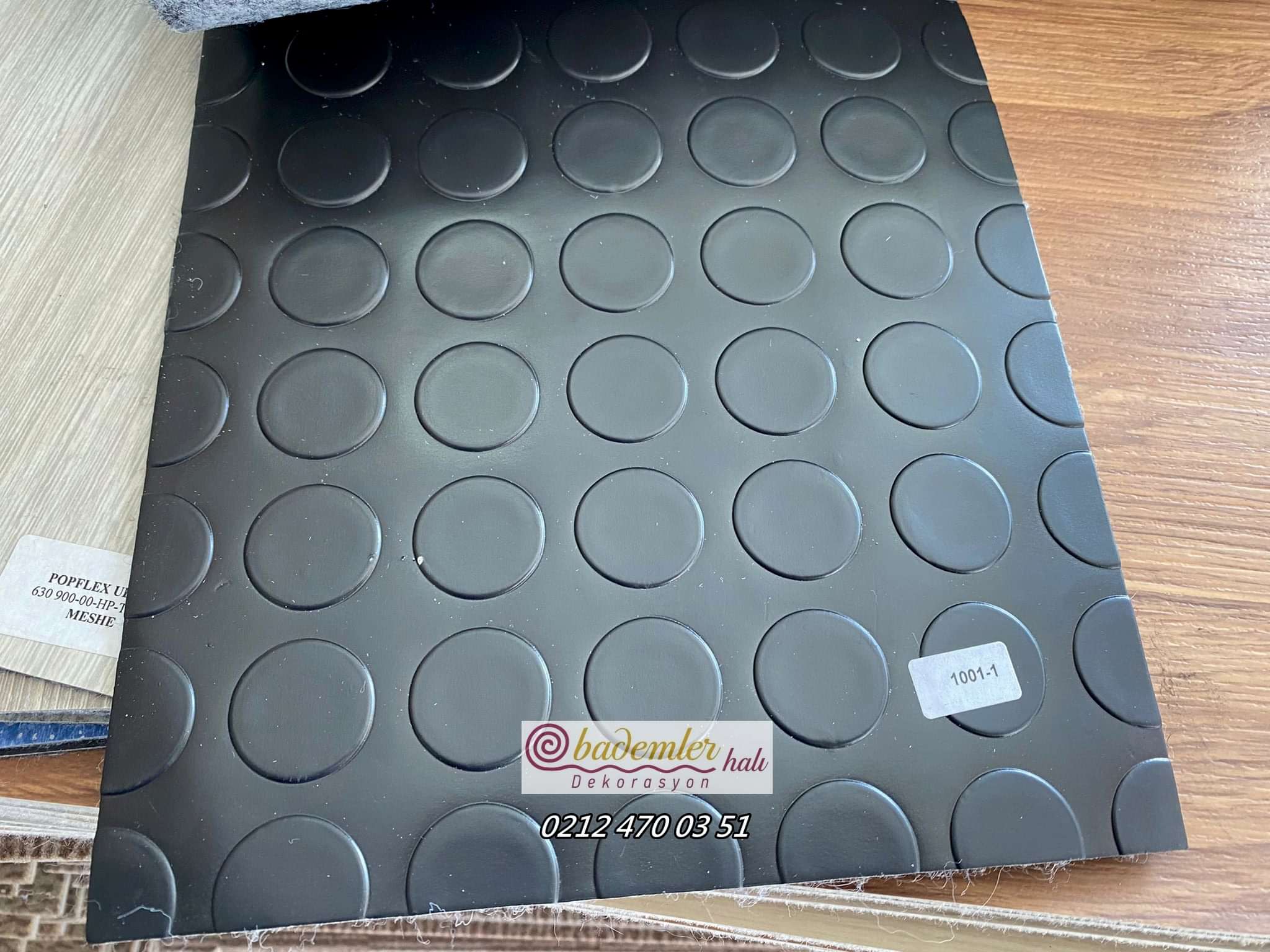 Siyah Renk Araç İçi döşeme Zemin Kaplama Siyah Pvc Paralı Mineflo döşeme panelvan araç döşeme zemin kaplama Siyah renk paralı pvc oto zemin kaplama Siyah